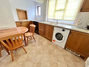 Kitchen/Breakfast- click for photo gallery